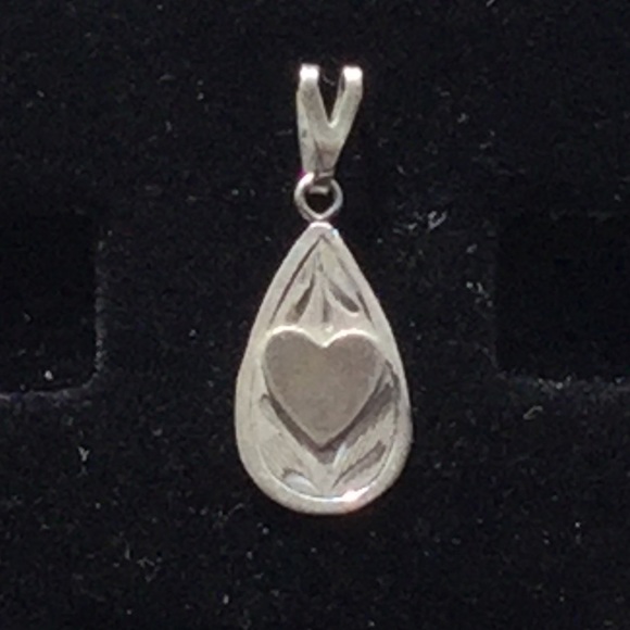 Pewter Tear Drop Heart Pendant - Picture 1 of 2